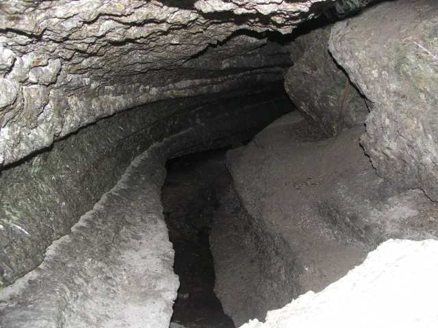 Jaskinia gisowa. Podziemna rzeka